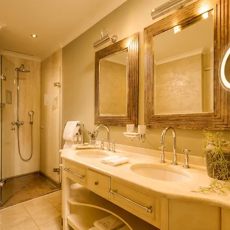 Hotell Alter Meierhof 5*