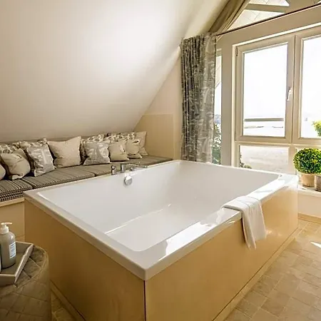 Alter Meierhof 5*
